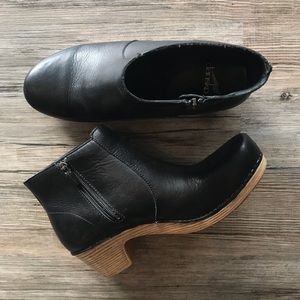 Dansko Maria // full grain black leather